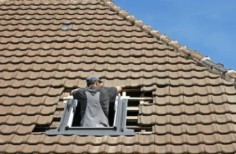 Pose de velux - Saint-Cyr-du-Bailleul
